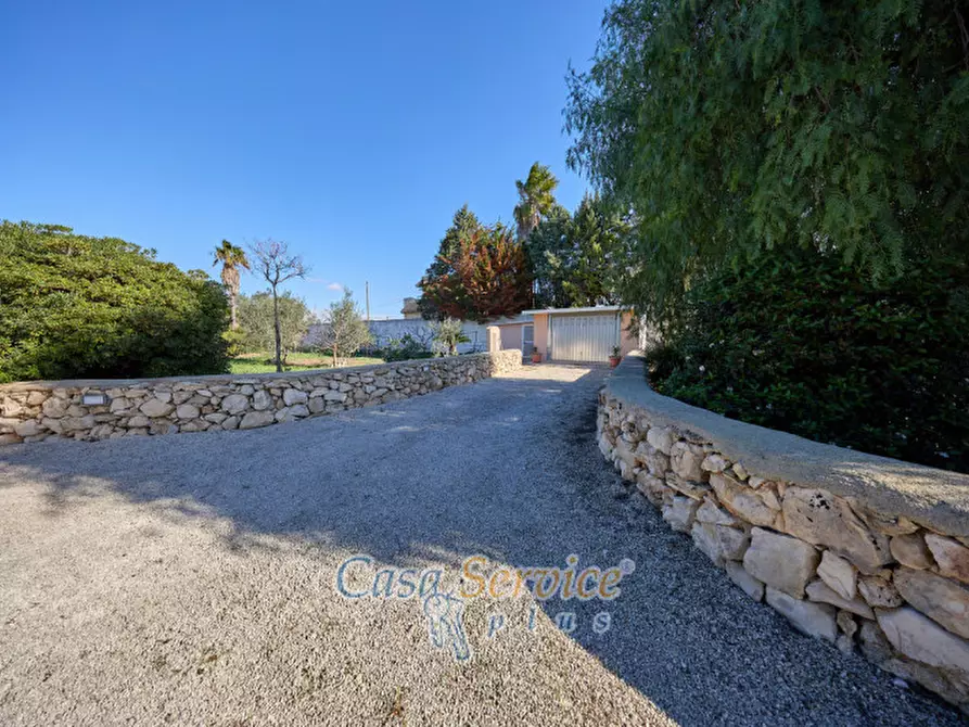 Immagine 8 di Villa in vendita  in Via Gallipoli a Gallipoli