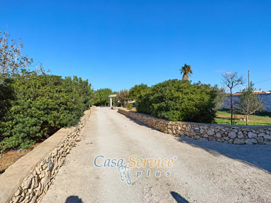 Immagine 10 di Villa in vendita  in Via Gallipoli a Gallipoli