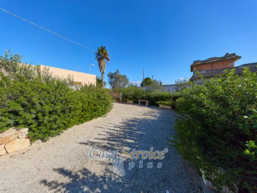 Immagine 11 di Villa in vendita  in Via Gallipoli a Gallipoli
