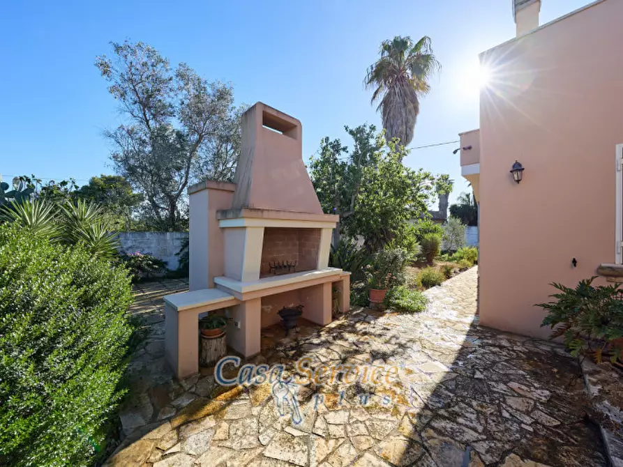 Immagine 18 di Villa in vendita  in Via Gallipoli a Gallipoli