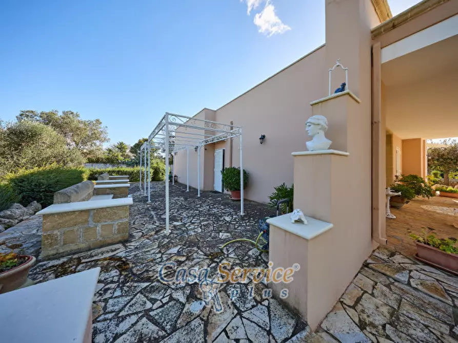 Immagine 22 di Villa in vendita  in Via Gallipoli a Gallipoli