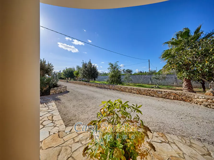 Immagine 43 di Villa in vendita  in Via Gallipoli a Gallipoli