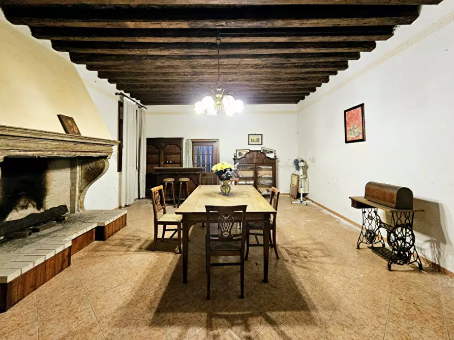 Immagine 3 di Casa indipendente in vendita  in VIA DESERTO a Este