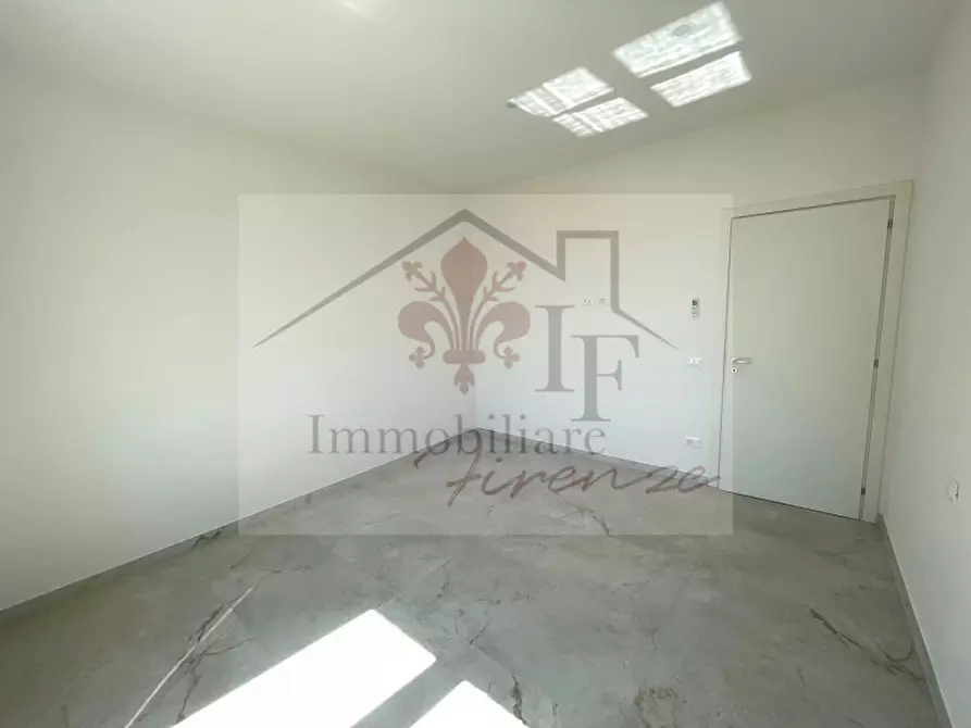 Immagine 11 di Appartamento in vendita  a Firenze