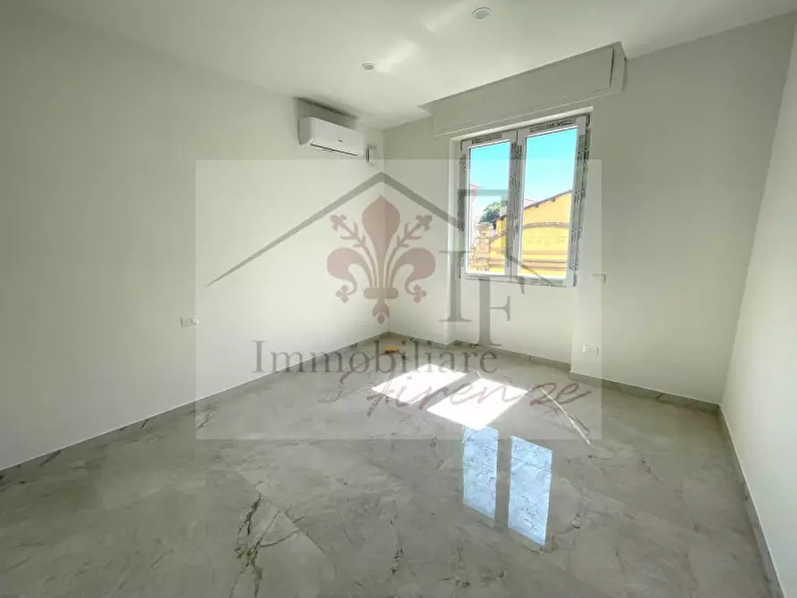 Immagine 12 di Appartamento in vendita  a Firenze