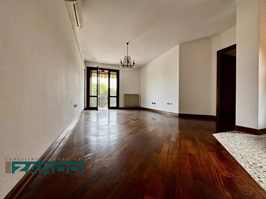 Immagine 1 di Appartamento in vendita  a Castelfranco Veneto