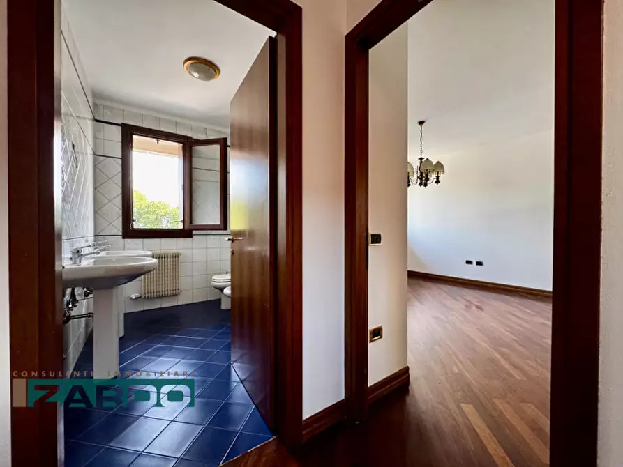 Immagine 5 di Appartamento in vendita  a Castelfranco Veneto