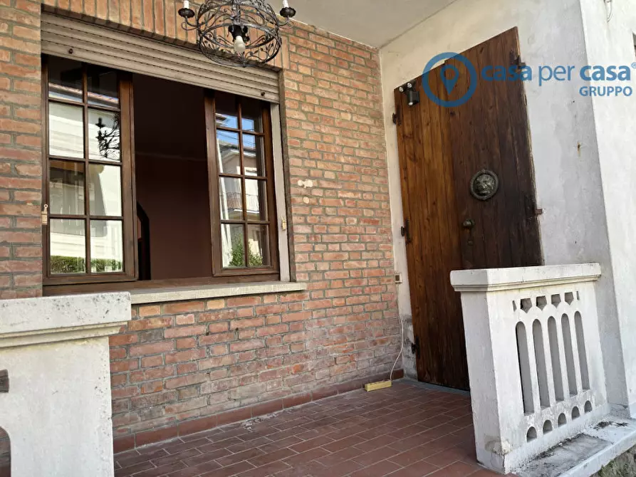 Immagine 1 di Casa bifamiliare in vendita  a Rovigo