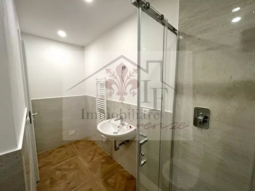 Immagine 10 di Appartamento in vendita  a Firenze