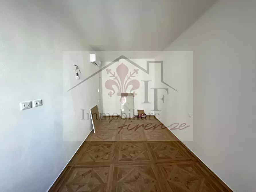 Immagine 12 di Appartamento in vendita  a Firenze