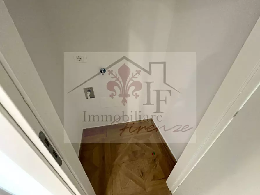 Immagine 13 di Appartamento in vendita  a Firenze