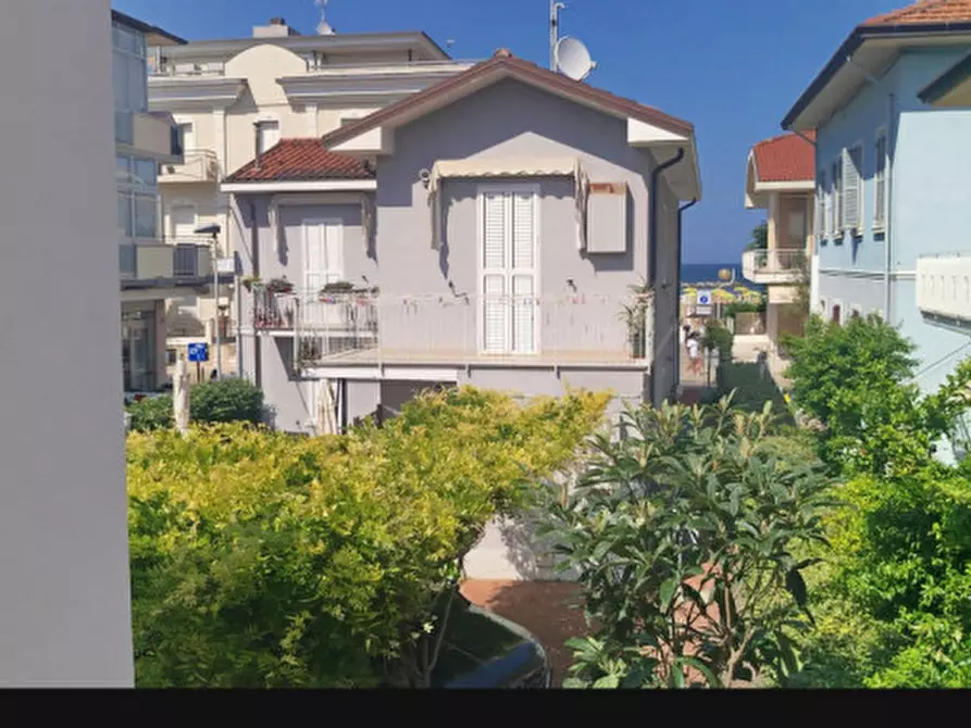 Immagine 1 di Appartamento in affitto  a Rimini