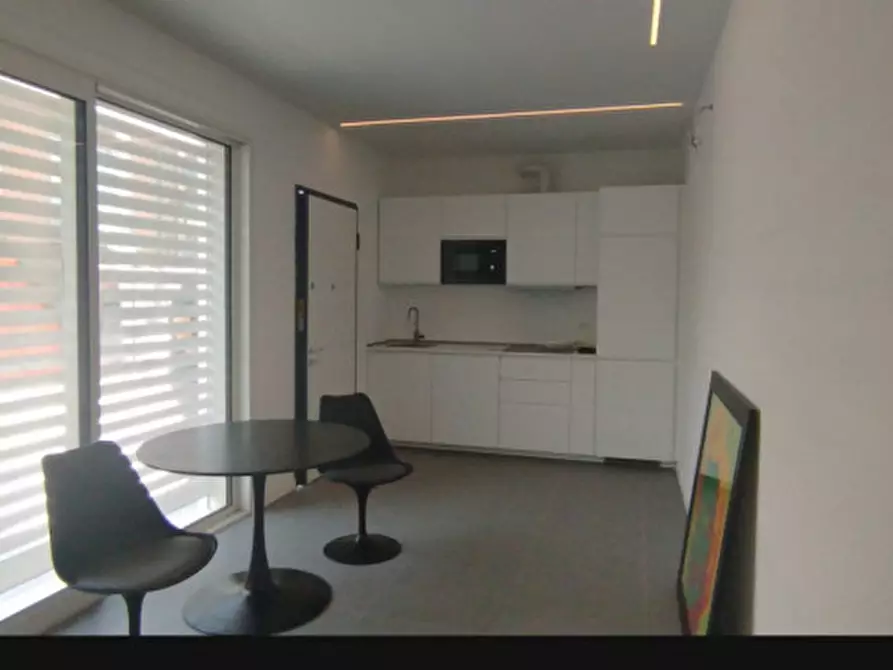 Immagine 2 di Appartamento in affitto  a Rimini