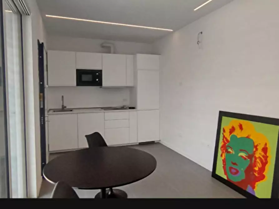 Immagine 4 di Appartamento in affitto  a Rimini