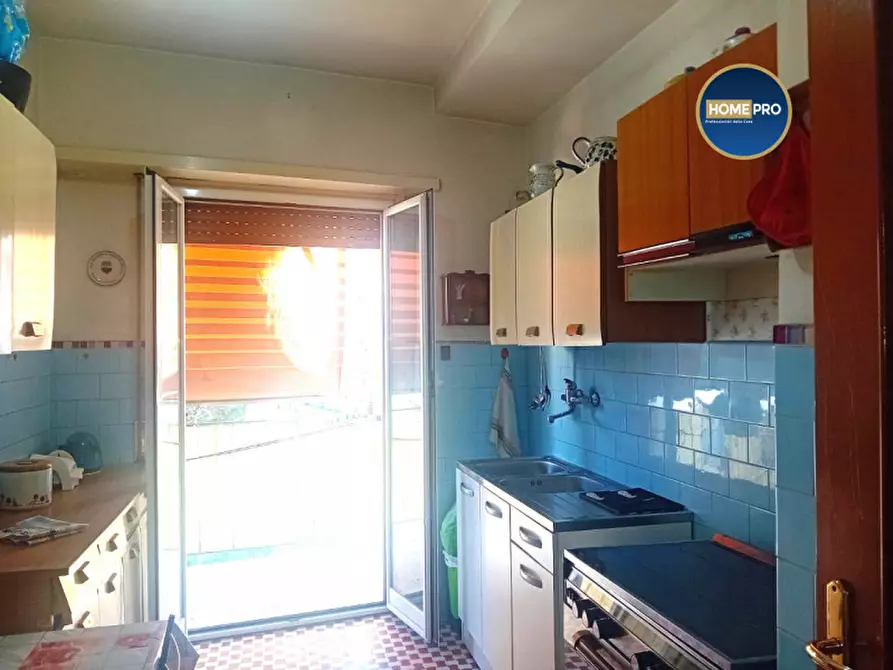 Immagine 10 di Appartamento in vendita  in via Enrico Mazzoccolo a Roma