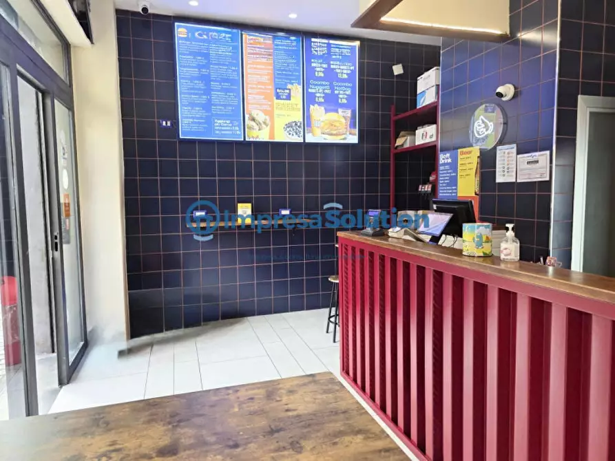 Immagine 15 di Attività commerciale in vendita  in Via Giacomo Leopardi a Napoli