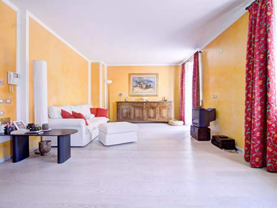 Immagine 2 di Villa in vendita  in VIA LAGOLO a Madruzzo