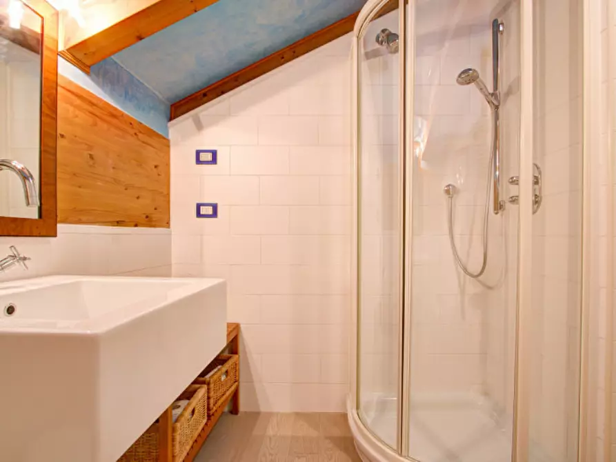 Immagine 37 di Villa in vendita  in VIA LAGOLO a Madruzzo