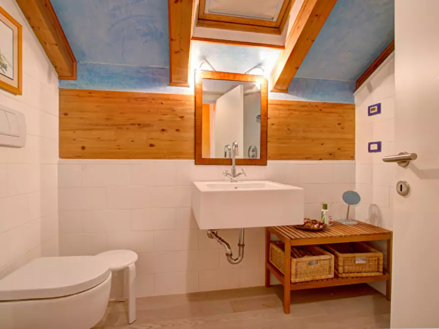 Immagine 38 di Villa in vendita  in VIA LAGOLO a Madruzzo