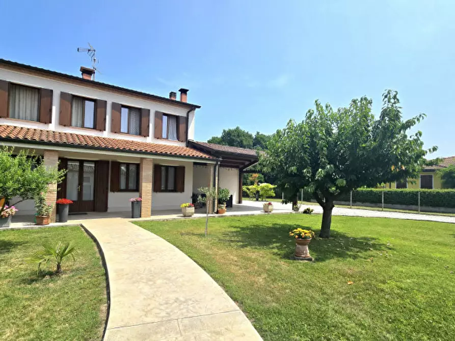 Immagine 2 di Casa bifamiliare in vendita  in via tresto sud a Ospedaletto Euganeo