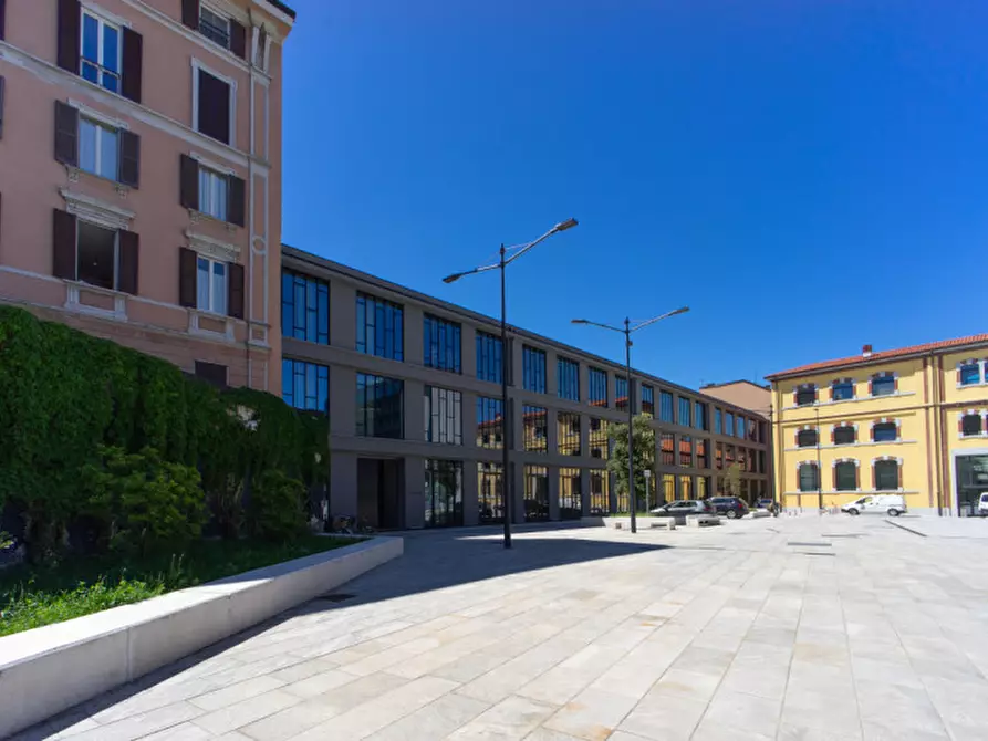 Immagine 4 di Garage in vendita  a Milano