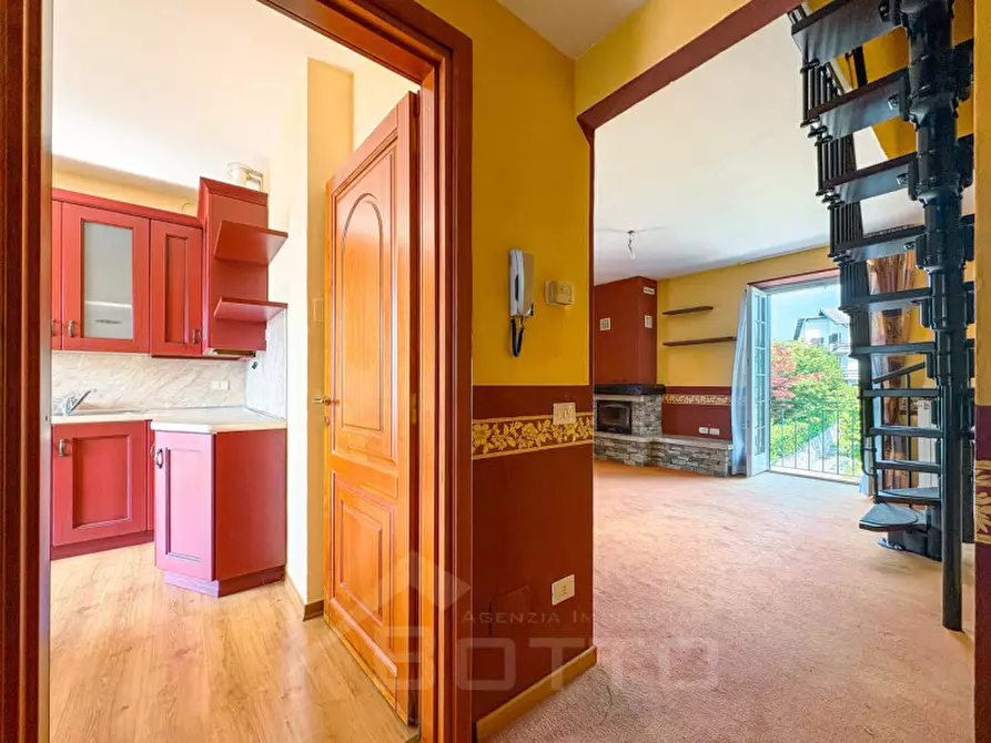 Immagine 5 di Appartamento in vendita  in viale luigi cadorna 44 a Armeno