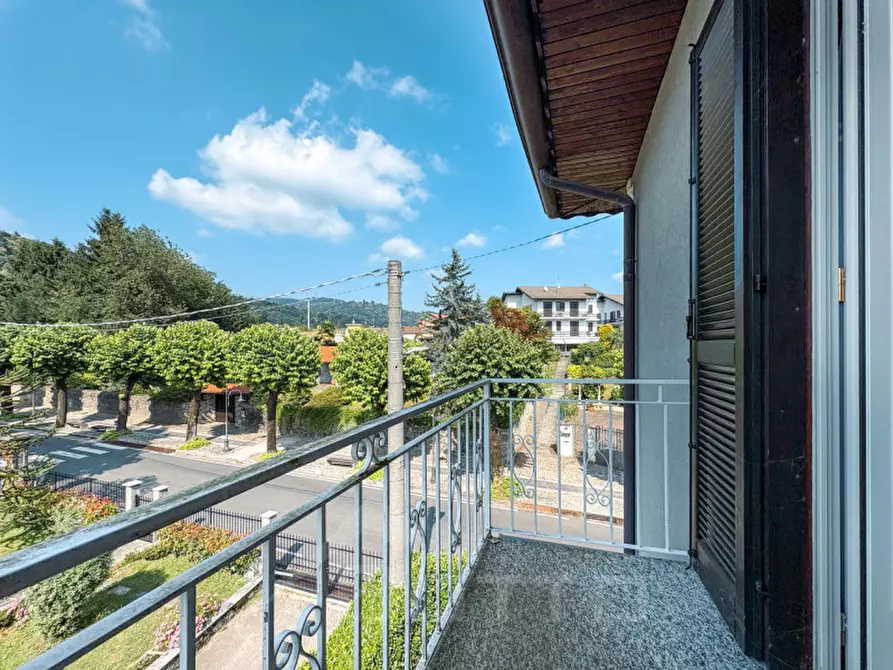 Immagine 19 di Appartamento in vendita  in viale luigi cadorna 44 a Armeno