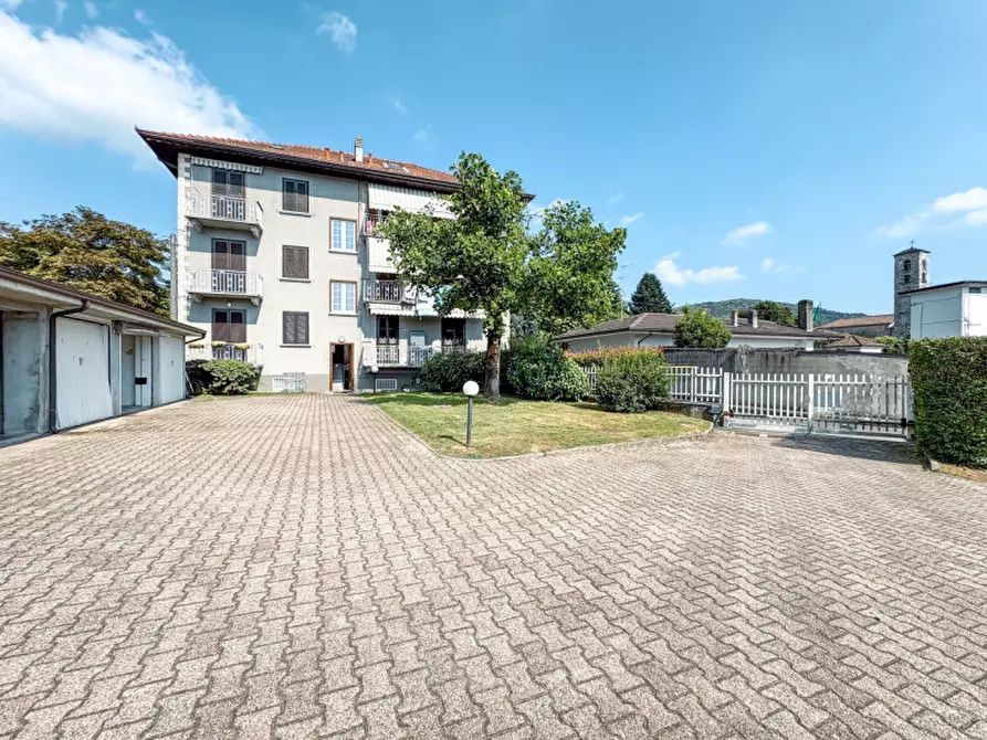 Immagine 30 di Appartamento in vendita  in viale luigi cadorna 44 a Armeno