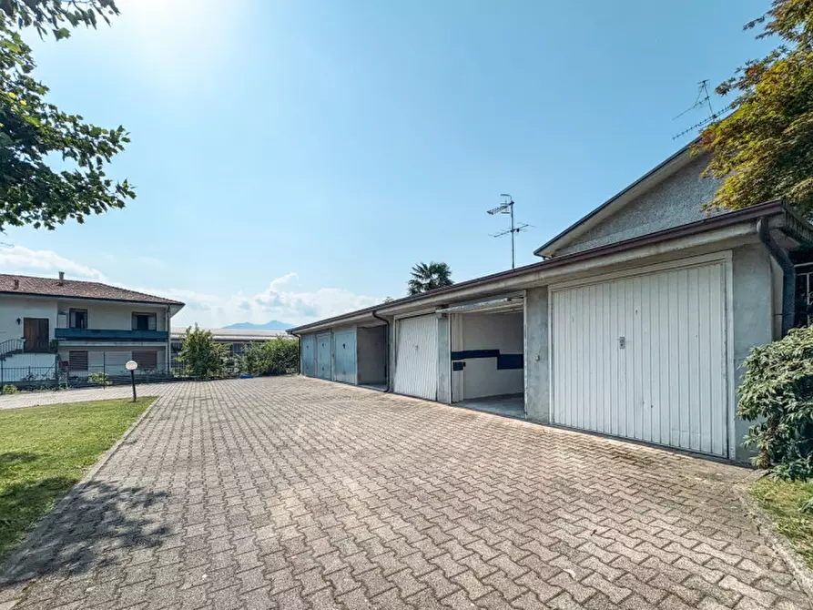 Immagine 31 di Appartamento in vendita  in viale luigi cadorna 44 a Armeno