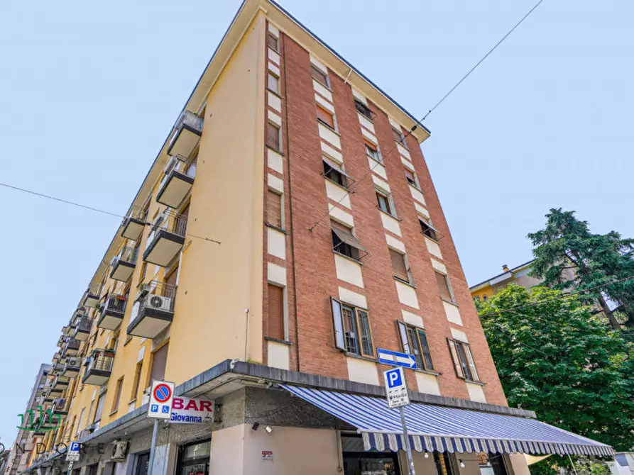 Immagine 38 di Attività commerciale in vendita  in Via Giuseppe Ruggi a Bologna