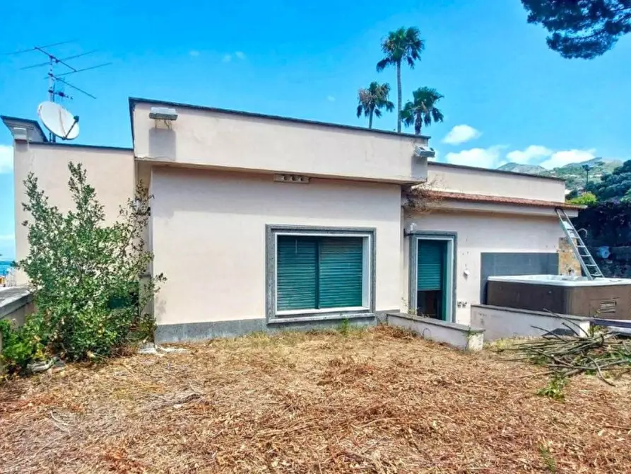 Immagine 3 di Villa in vendita  in Via Arcoleo, 26, 80069 Vico Equense NA, Italia a Vico Equense