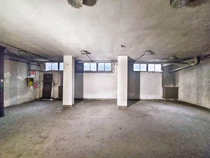 Immagine 3 di Magazzino in vendita  in Via Bolzano, Collegno TO, Italia a Collegno