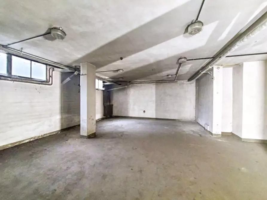 Immagine 5 di Magazzino in vendita  in Via Bolzano, Collegno TO, Italia a Collegno