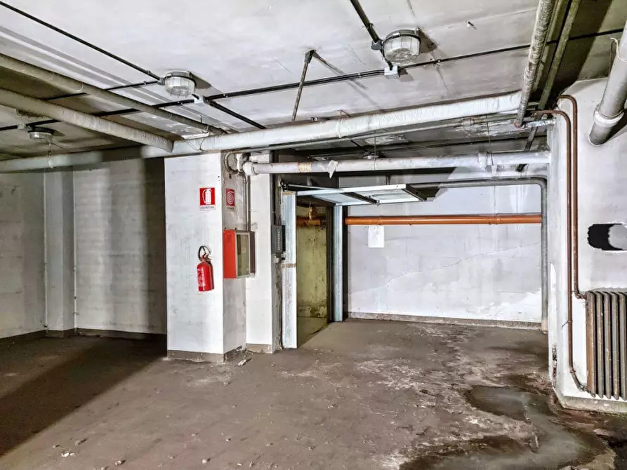 Immagine 8 di Magazzino in vendita  in Via Bolzano, Collegno TO, Italia a Collegno