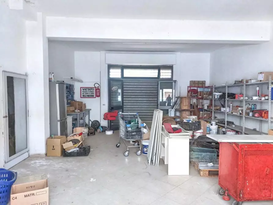 Immagine 3 di Negozio in vendita  in Via Ernesto Cianciolo, 98145 Messina ME, Italia a Messina