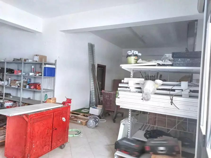 Immagine 4 di Negozio in vendita  in Via Ernesto Cianciolo, 98145 Messina ME, Italia a Messina