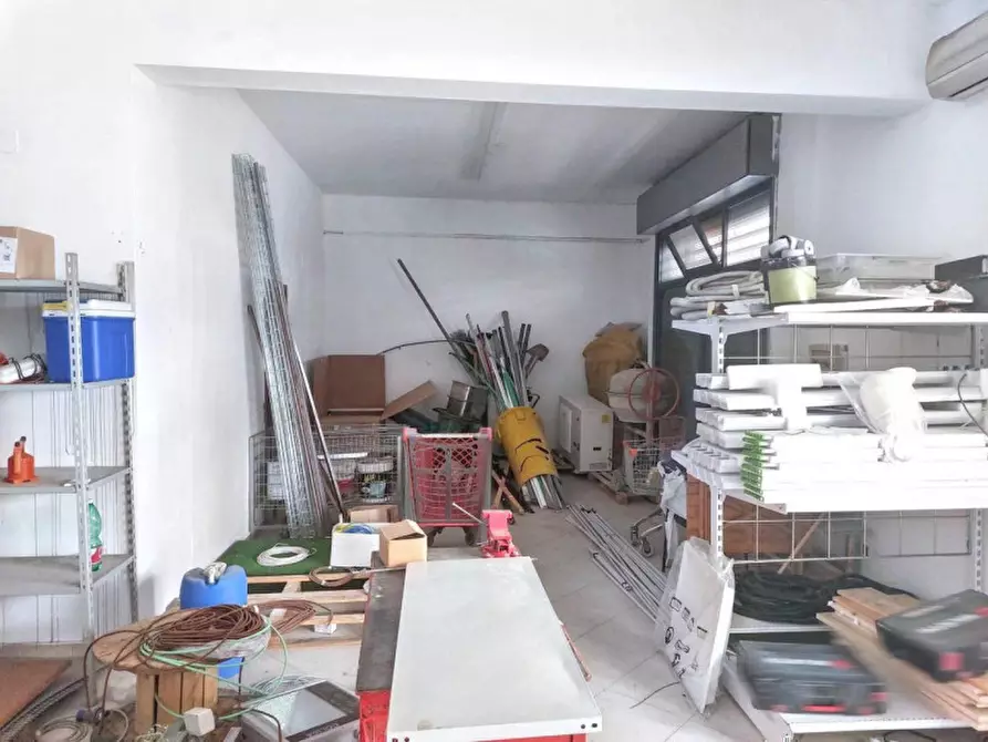 Immagine 6 di Negozio in vendita  in Via Ernesto Cianciolo, 98145 Messina ME, Italia a Messina