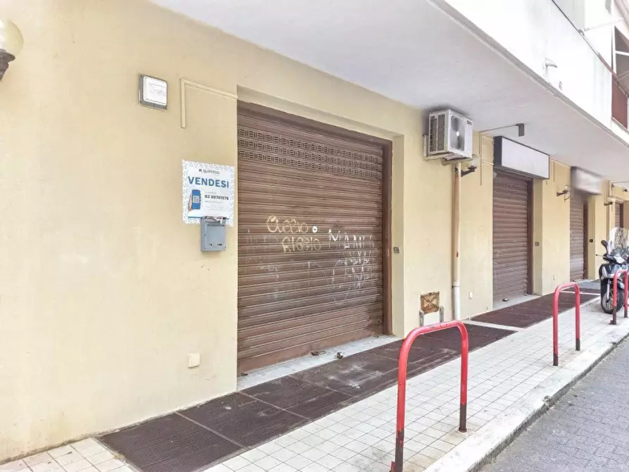 Immagine 10 di Negozio in vendita  in Via Ernesto Cianciolo, 98145 Messina ME, Italia a Messina