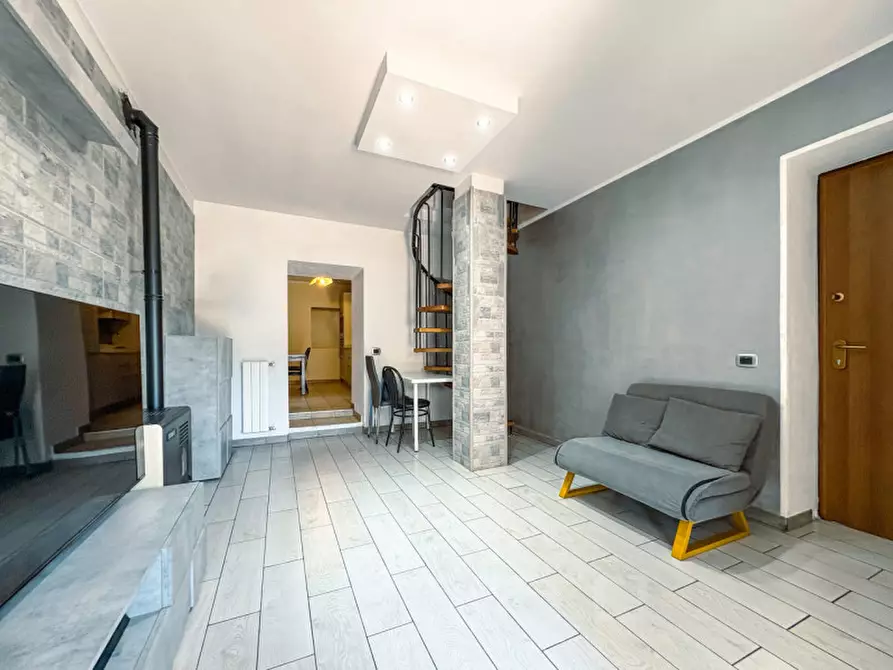 Immagine 3 di Casa indipendente in vendita  in Via Quarantadue Martiri a Verbania