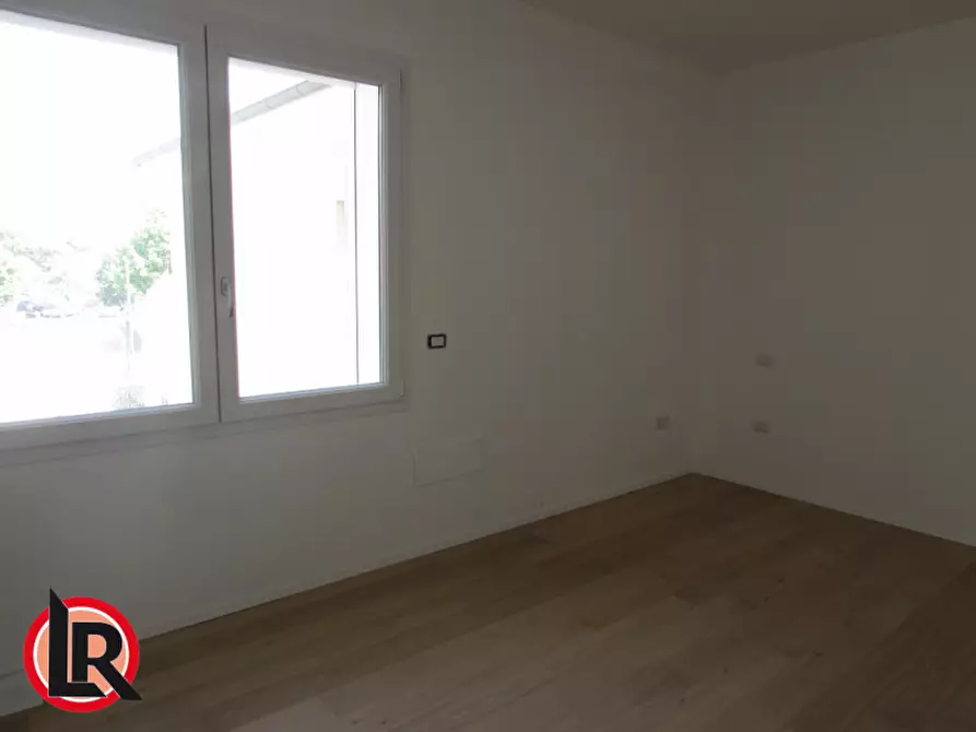 Immagine 8 di Villetta a schiera in vendita  a Camisano Vicentino