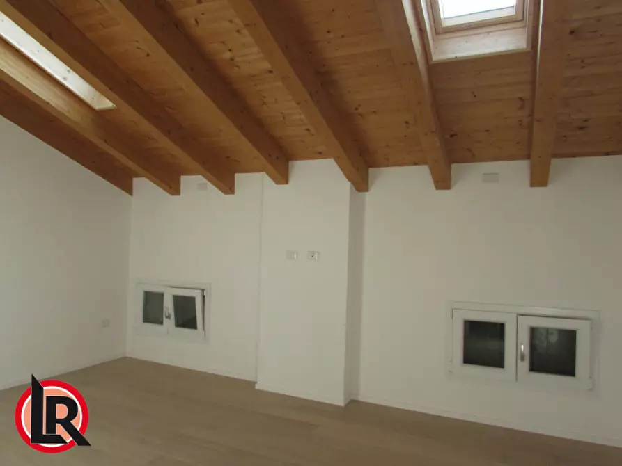 Immagine 18 di Villetta a schiera in vendita  a Camisano Vicentino