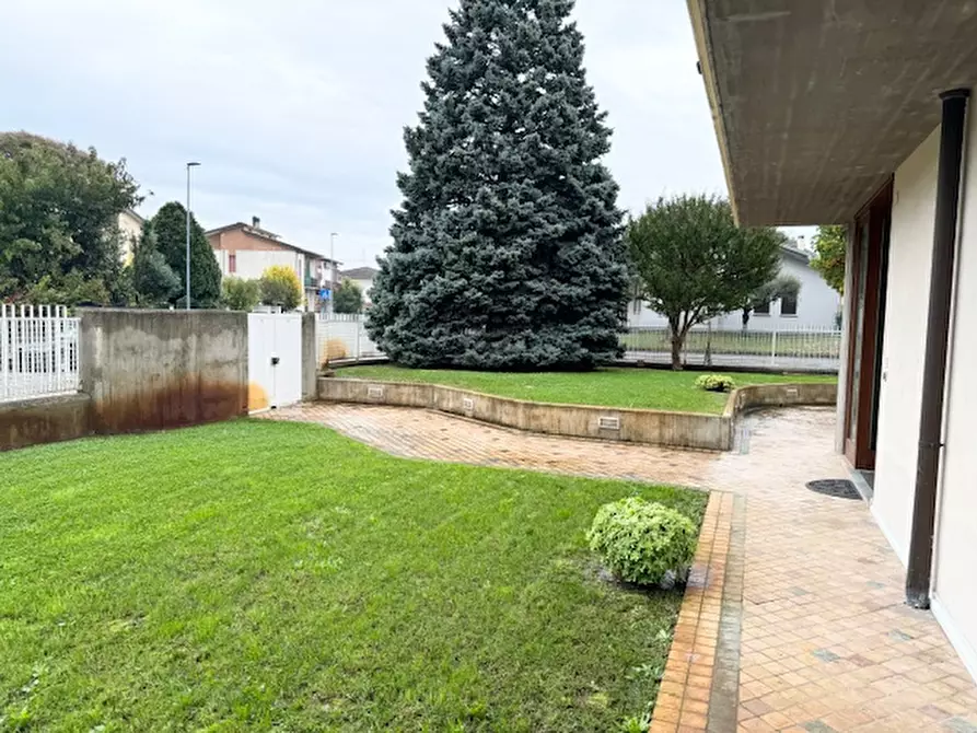 Immagine 3 di Villa in vendita  a Saccolongo