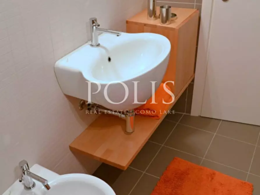 Immagine 10 di Appartamento in affitto  in Via Cinque Giornate a Como