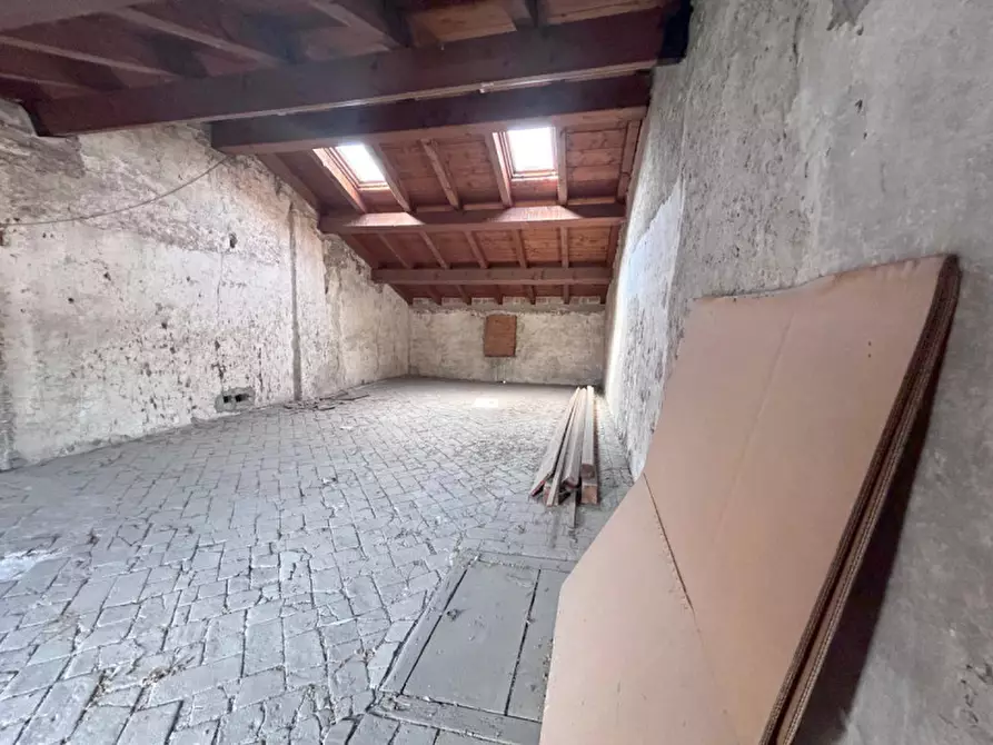 Immagine 17 di Rustico / casale in vendita  in Via Ponte a Pescantina