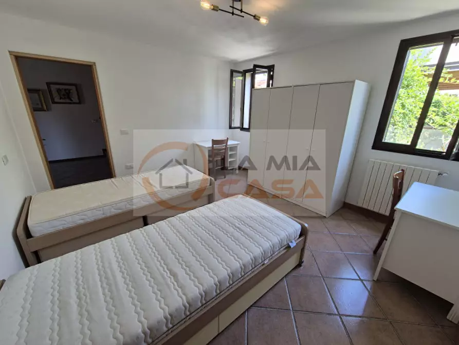 Immagine 3 di Camera in affitto  in via ii giugno 63 a Legnaro