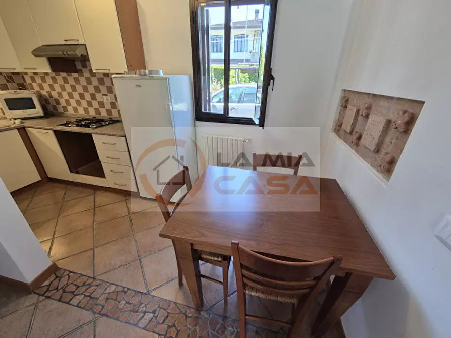 Immagine 5 di Camera in affitto  in via ii giugno 63 a Legnaro