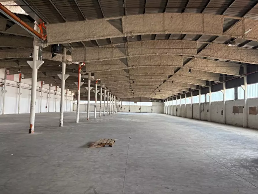 Immagine 1 di Capannone industriale in affitto  in Via Monte D'Oro a Pomezia