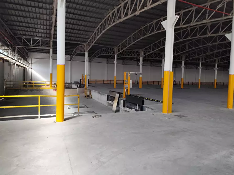 Immagine 18 di Capannone industriale in affitto  in Via Monte D'Oro a Pomezia