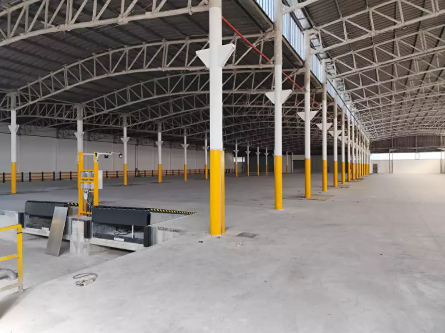 Immagine 19 di Capannone industriale in affitto  in Via Monte D'Oro a Pomezia