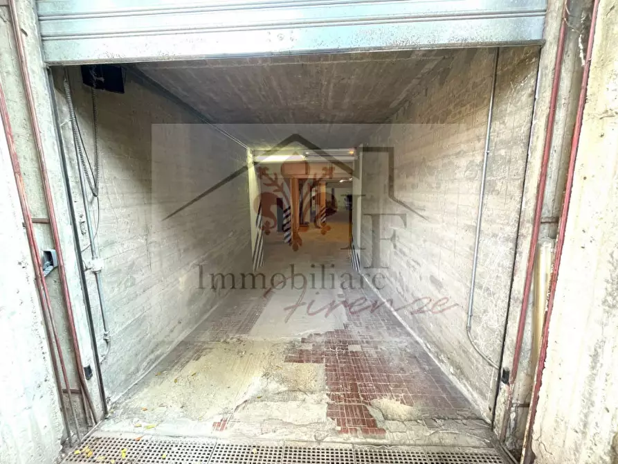 Immagine 3 di Posto auto in vendita  in Via Alessandro Allori a Firenze